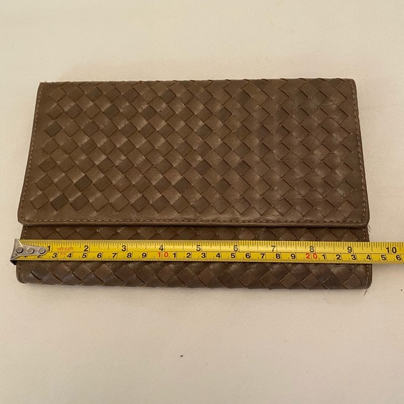 Braided woven leather vegan brown clutch NWOT - Picture 3 of 4